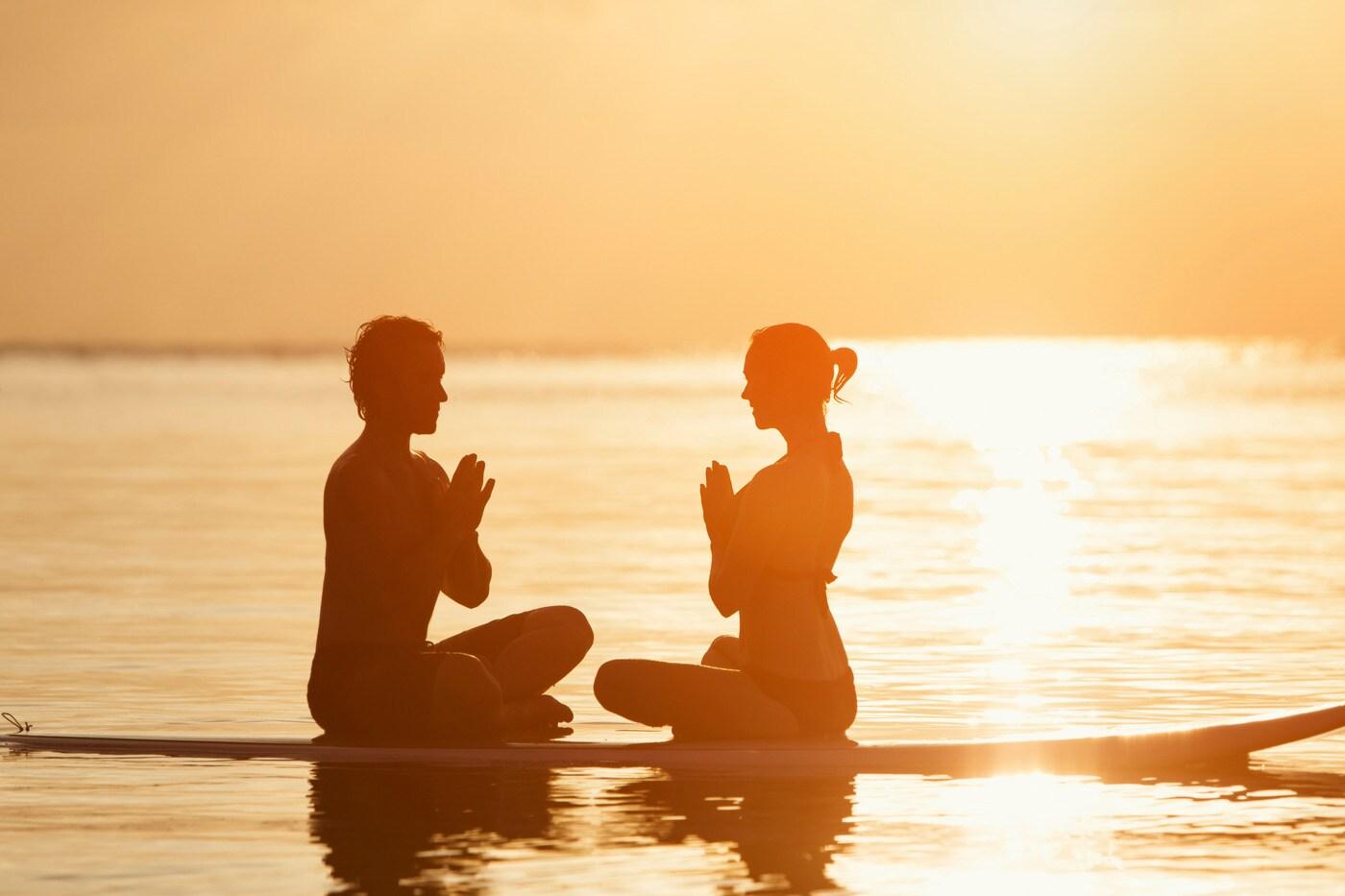 해비치 제주의 패들보드 요가 클래스