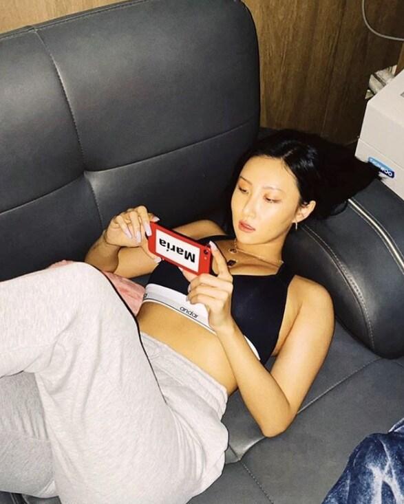 본문 이미지 - 화사 인스타그램 ⓒ 뉴스1