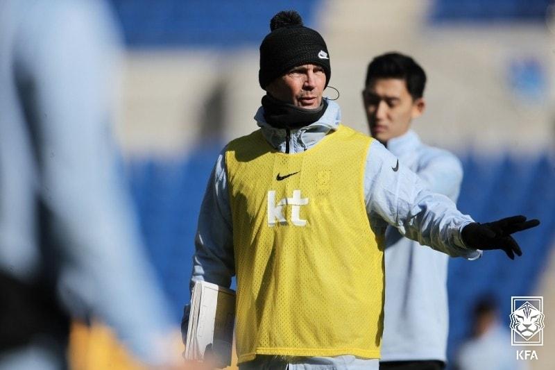 본문 이미지 - 여자축구대표팀을 이끄는 콜린 벨 감독 (대한축구협회 제공) ⓒ 뉴스1