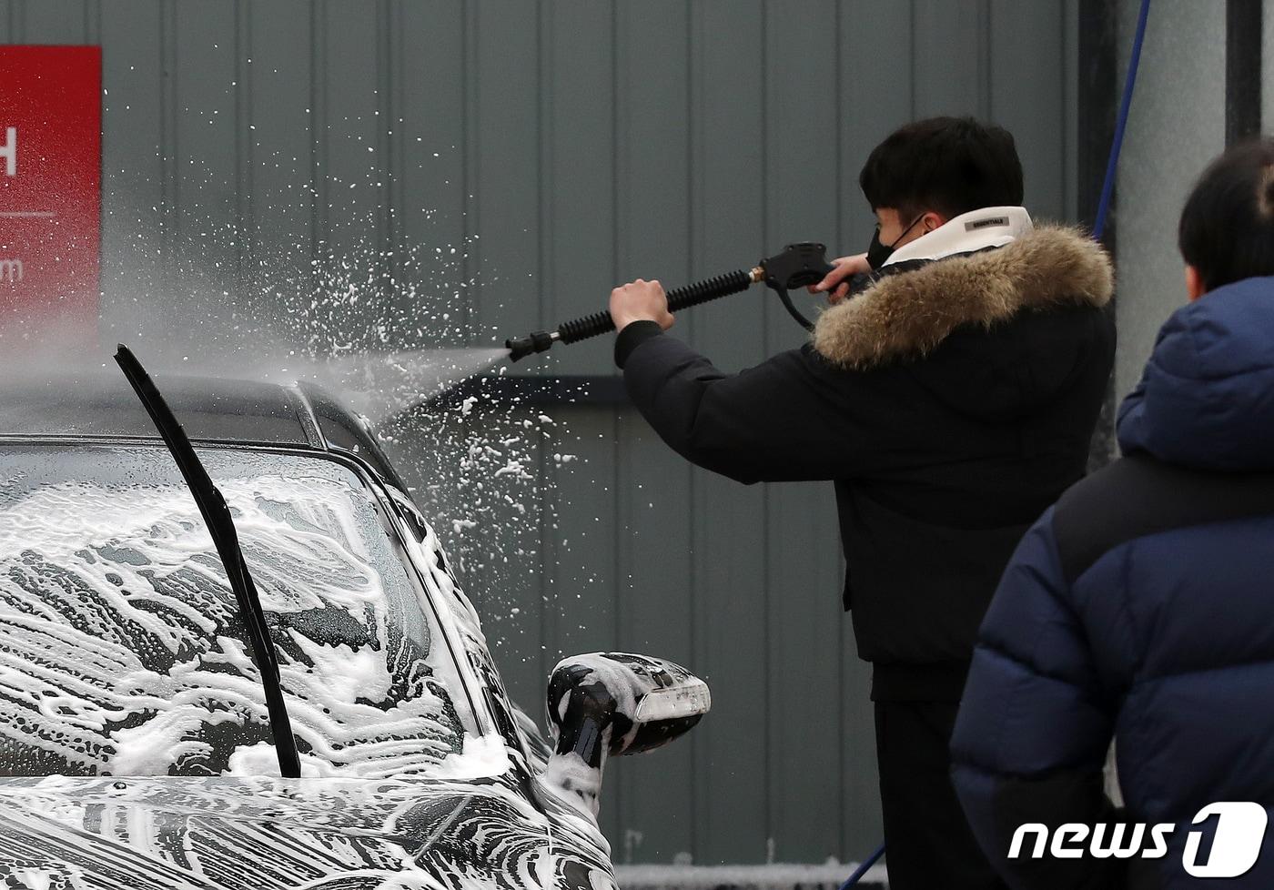 서울의 한 세차장 모습(사진은 기사와 관련 없음). 2021.1.12/뉴스1 ⓒ News1 김진환 기자