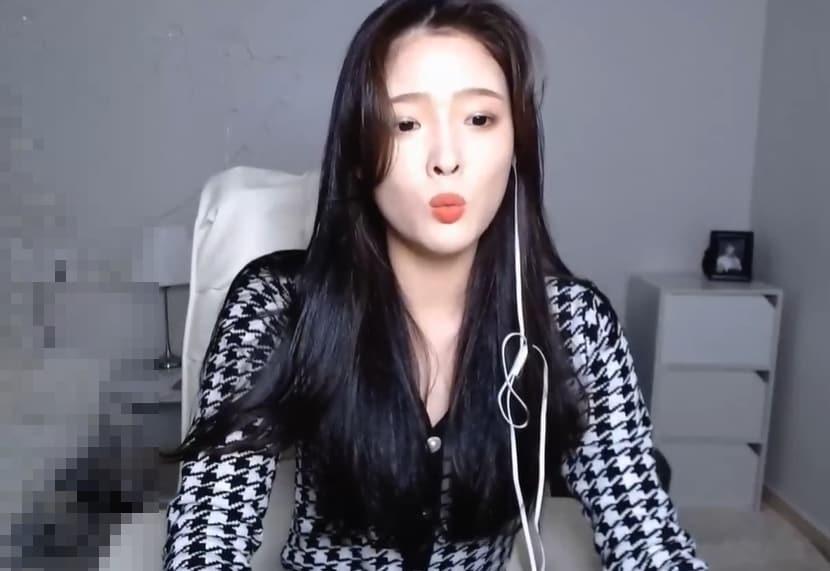 본문 이미지 - 아프리카TV 방송화면 갈무리 ⓒ 뉴스1