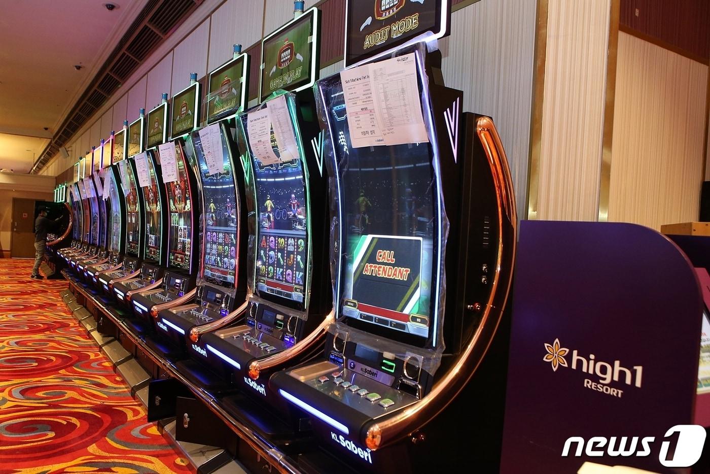 강원랜드가 자체 개발해 카지노영업장에 설치한 KL Saberi. (자료사진) ⓒ 뉴스1