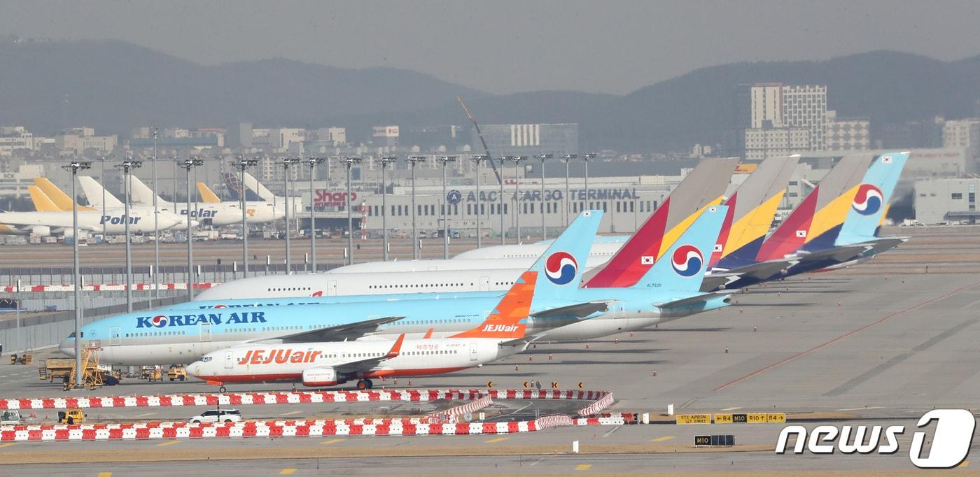 특징주] 아시아나항공, 거래 재개 첫날 상승세 - 뉴스1