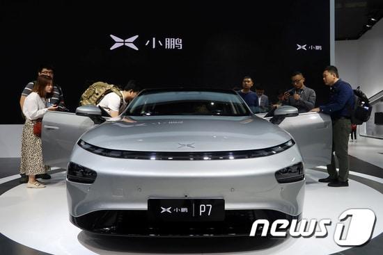 본문 이미지 - 샤오펑모터스의 P7 세단. ⓒ 로이터=뉴스1