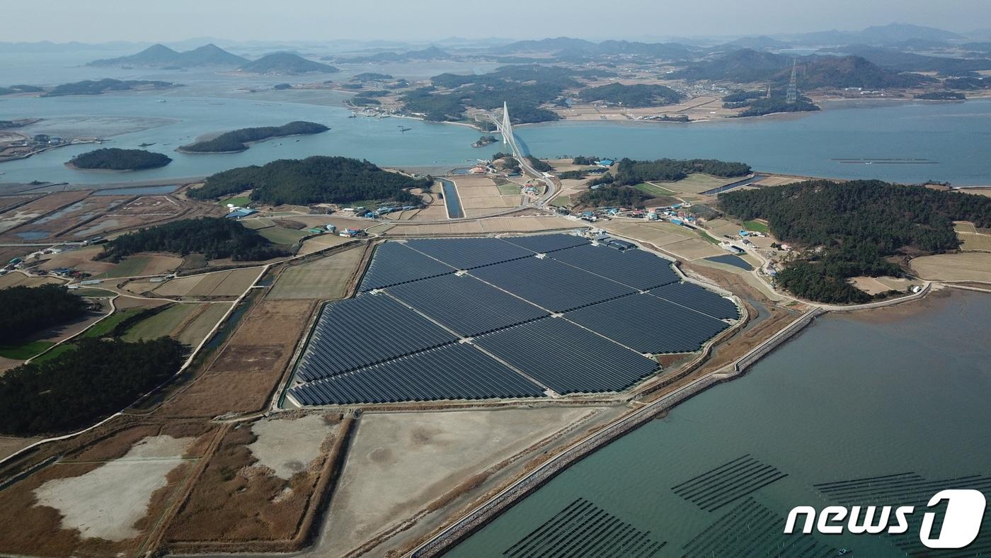 신안군 안좌면 자라도 태양광발전소(신안군 제공) ⓒ News1