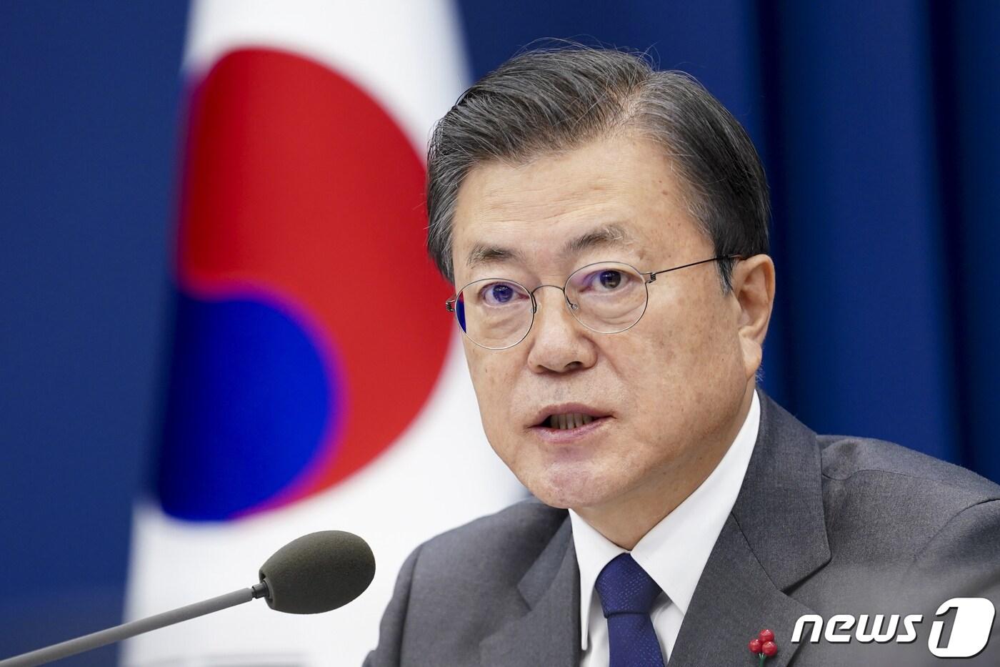 본문 이미지 - 문재인 대통령이 21일 오후 청와대에서 열린 국가안전보장회의(NSC) 전체회의 및 외교안보부처 업무보고에서 발언하고 있다. 2021.1.21/뉴스1 ⓒ News1 이광호 기자