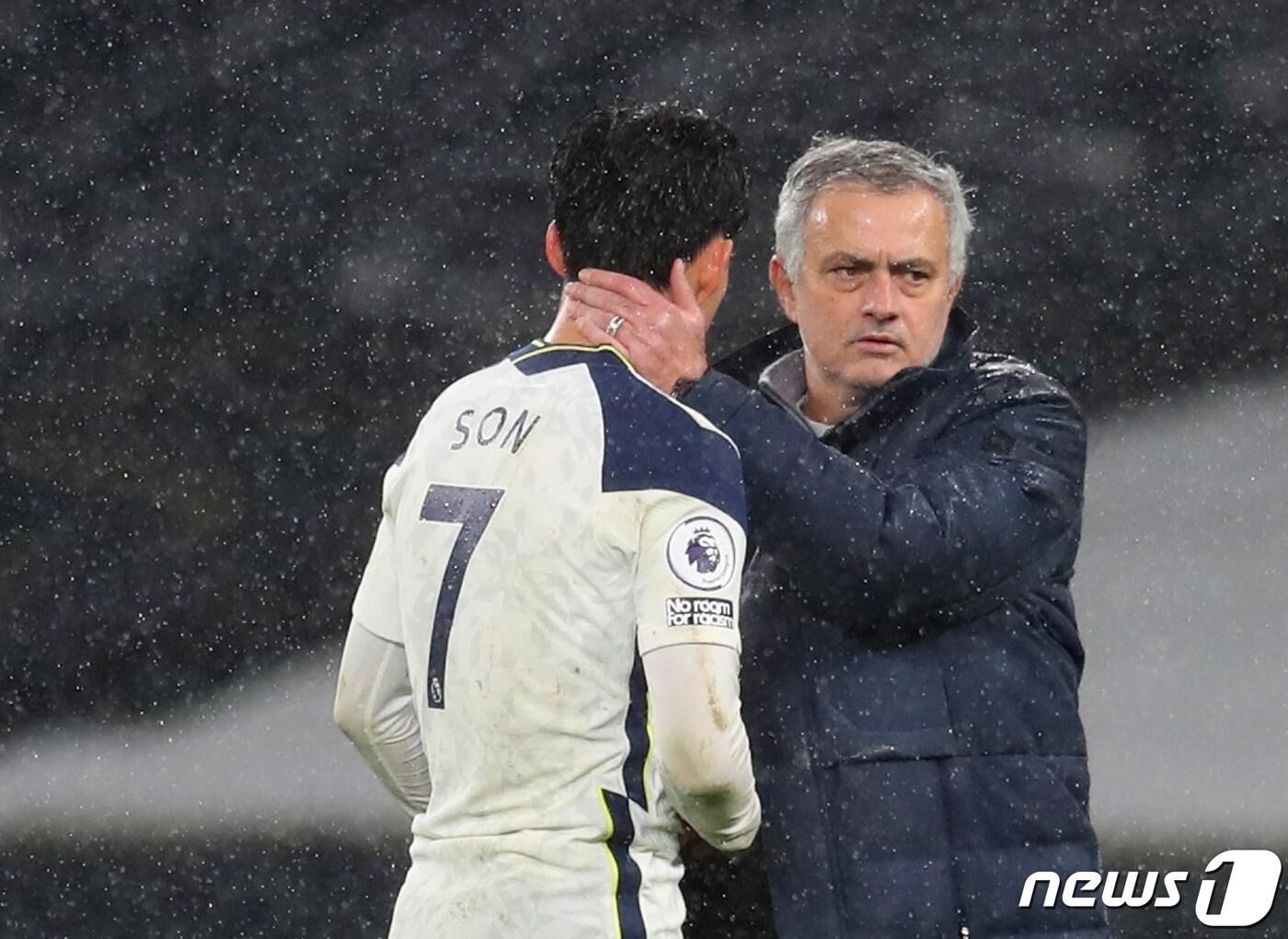 본문 이미지 - 토트넘이 리버풀과의 중요한 승부에서 완패했다. ⓒ 로이터=뉴스1