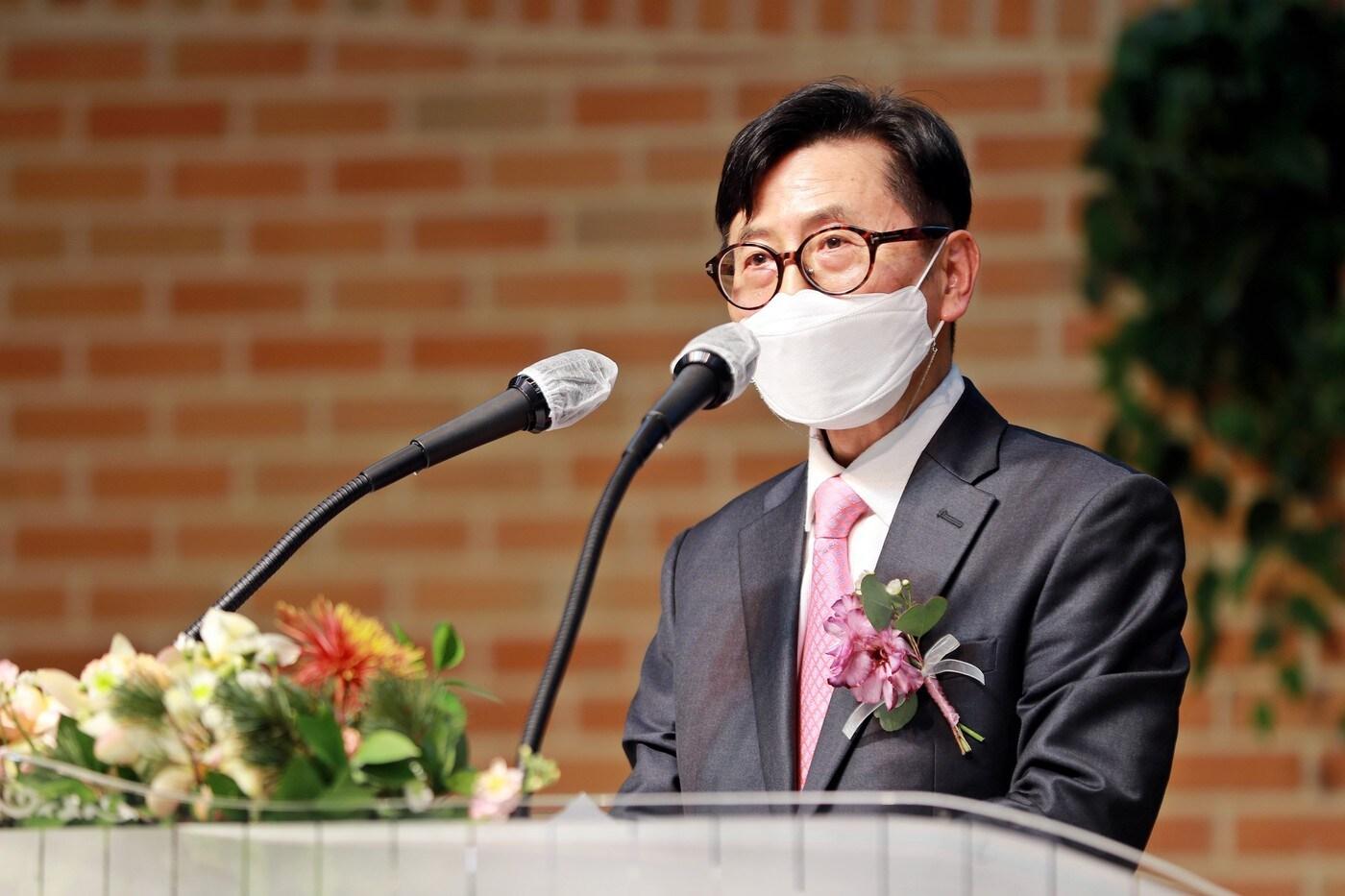 본문 이미지 - 정광호 삼육대 교수가 지난 27일 삼육대학교회에서 진행된 정년퇴임 감사예배에서 회고담을 밝히고 있다.(삼육대 제공)/뉴스1