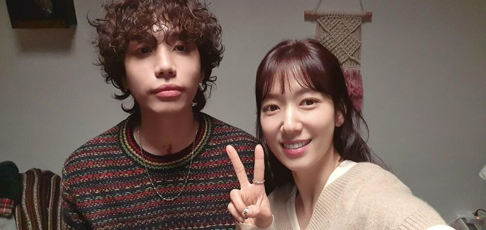 본문 이미지 - 다운과 박신혜/KOZ엔터테인먼트 제공 ⓒ 뉴스1