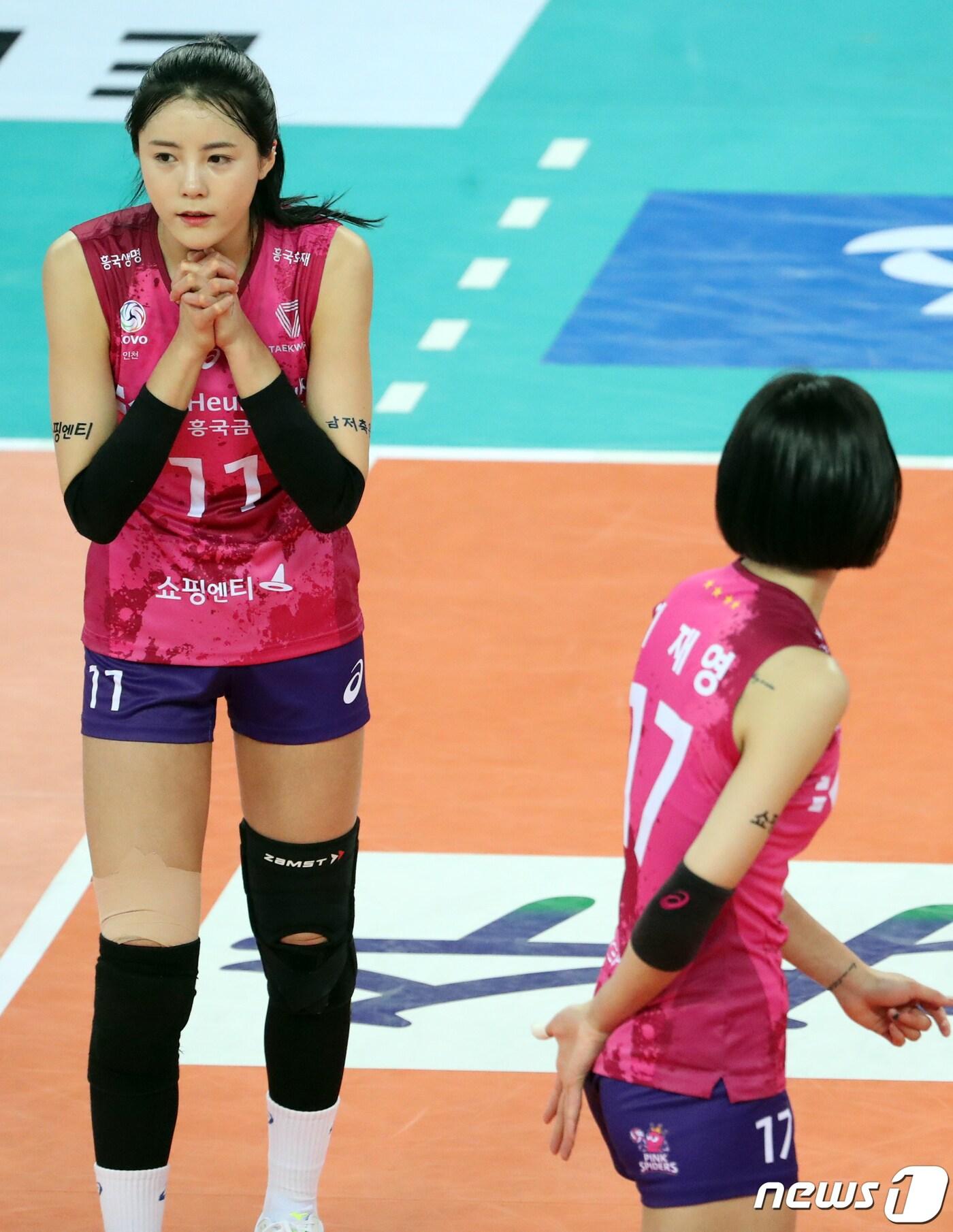 본문 이미지 - 여자 프로배구 선수 이재영과 이다영을 향한 학부모의 폭로가 이어졌다. ⓒ News1