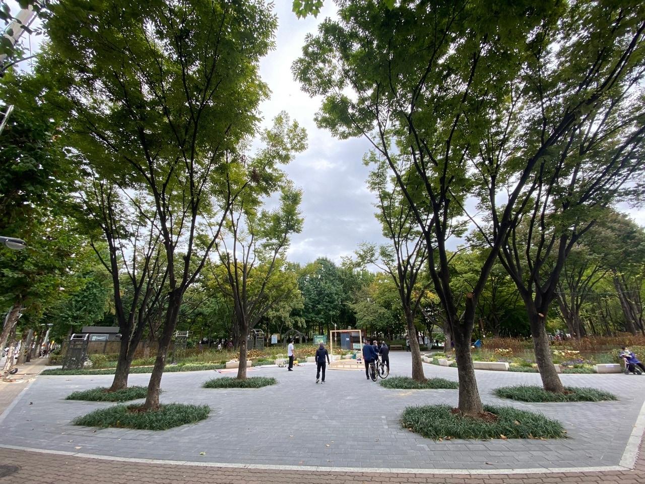 본문 이미지 - 천호공원 진입광장(서울시 제공).ⓒ 뉴스1