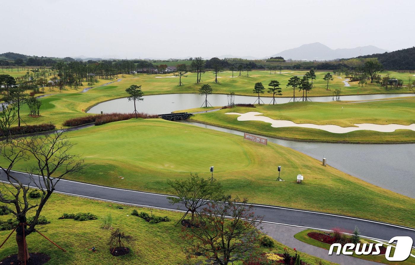 지난 2021년 10월16일 오전 개장한 해남군 산이면 구성리 솔라시도골프장. 솔라시도CC는 전장 7097야드(파72), 18홀 규로를 갖춘 대중제 골프장이다.(전남도 제공) 2021.10.16/뉴스1