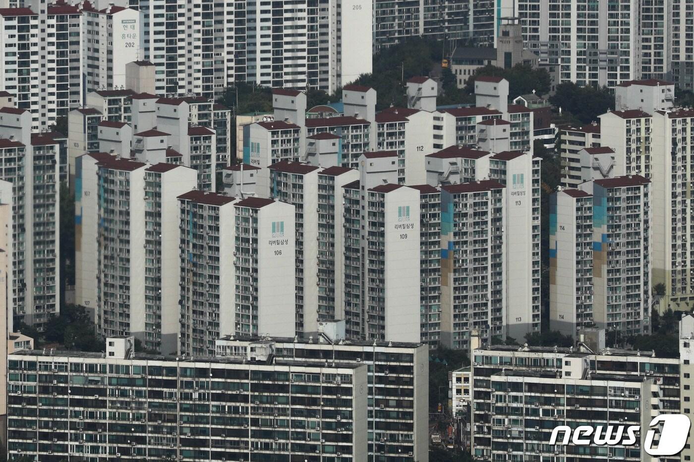  오후 서울에서 바라본 도심 아파트 밀집지역 모습. (자료사진) 2021.10.19/뉴스1 ⓒ News1 성동훈 기자