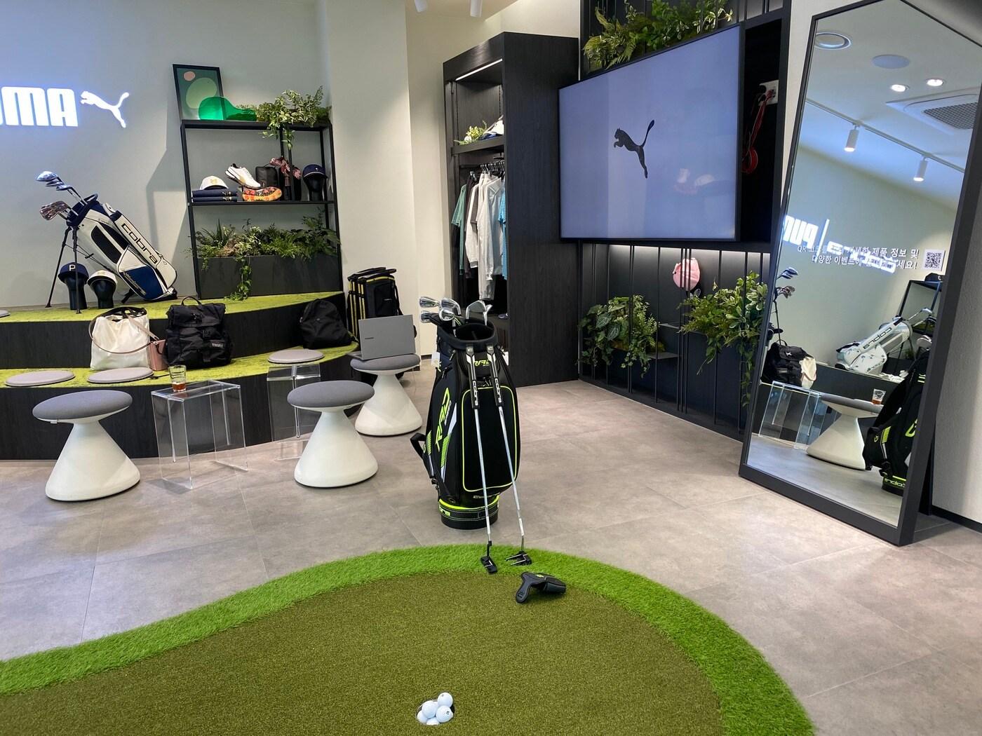 본문 이미지 - 지난 14일 문을 연 '코브라 푸마 스토어'.ⓒ 뉴스1