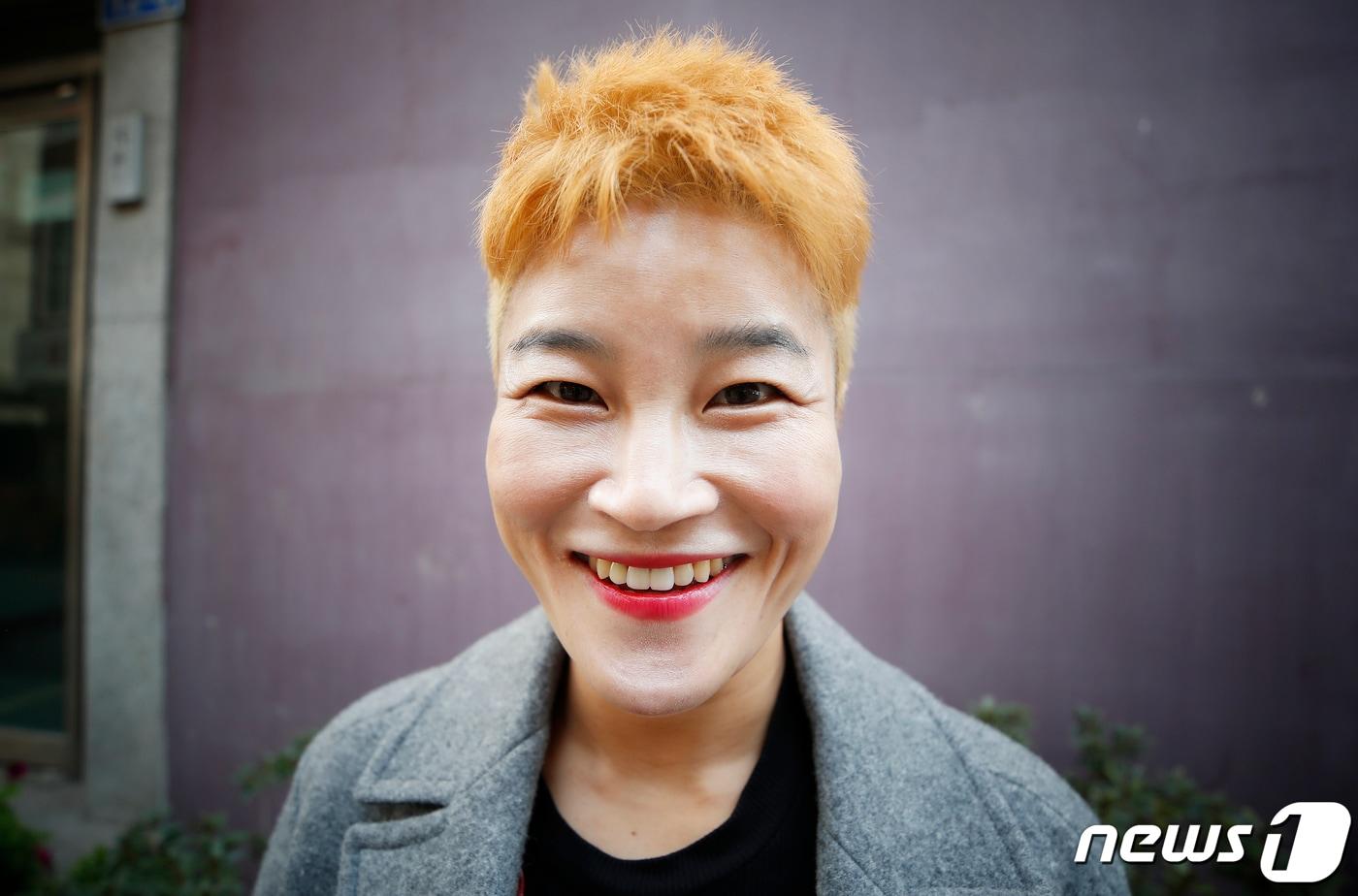 개그우먼 김혜선이 22일 서울 상암동 인근에서 열린 뉴스1과의 인터뷰에 앞서 포즈를 취하고 있다. 2021.10.22/뉴스1 ⓒ News1 권현진 기자