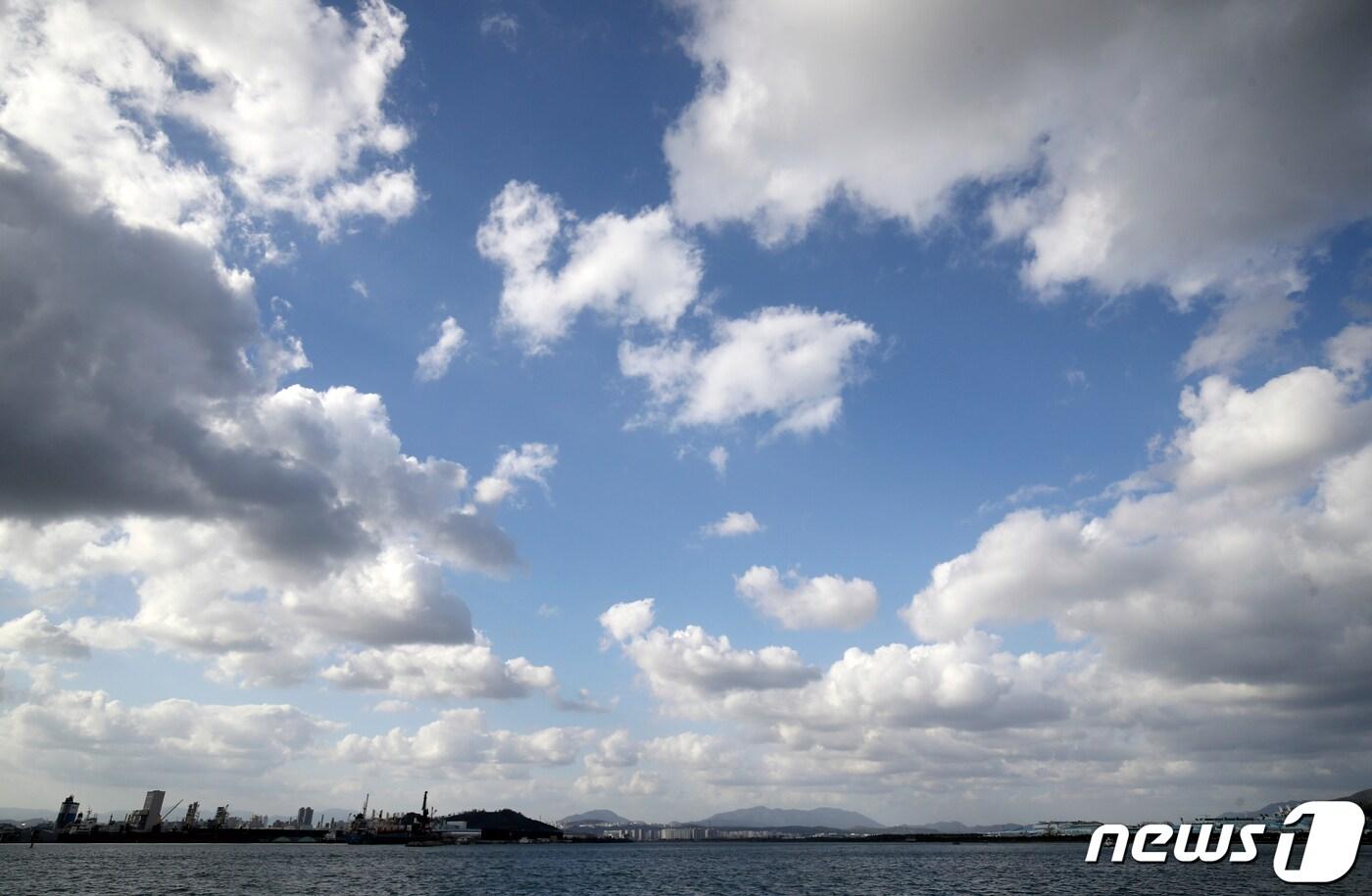 구름 많은 날씨. /뉴스1 ⓒ News1 윤일지 기자