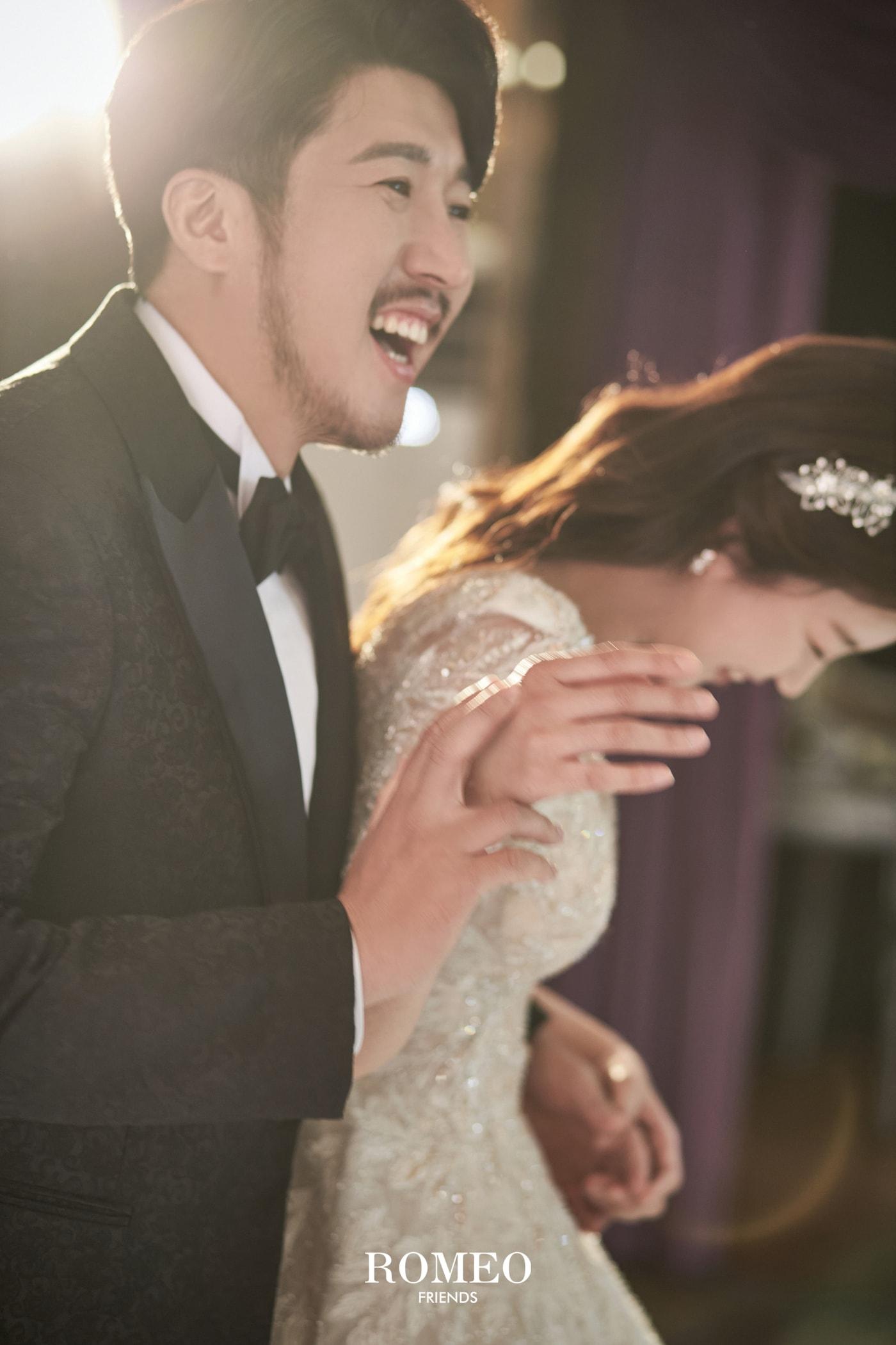 본문 이미지 - 해피메리드컴퍼니, 웨딩디렉터봉드, 로미오프렌즈, 로자스포사, 비안플라워, 스플렌디노, 웨딩미, 모아위, 규중칠우, 정민경스타일리스트 ⓒ 뉴스1