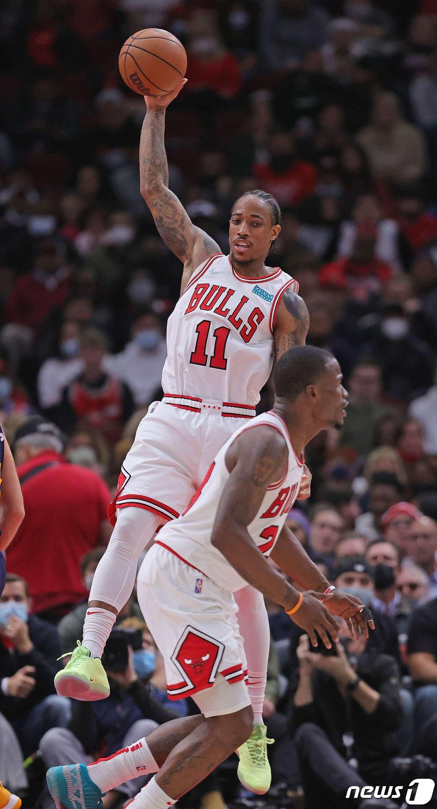 본문 이미지 - 사카고 불스의 더마 드로잔. ⓒ AFP=뉴스1