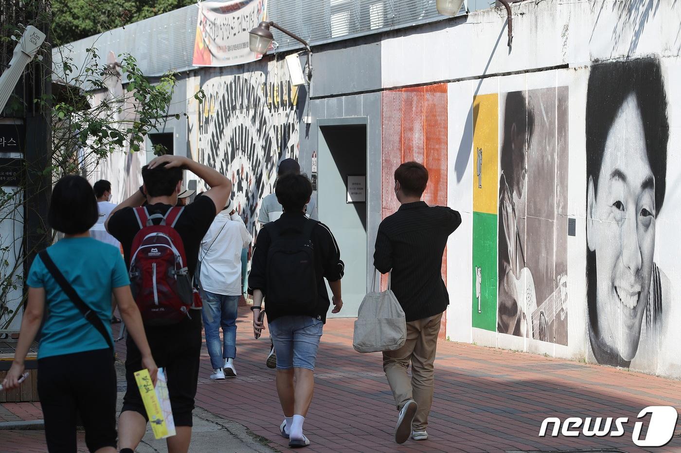 대구 중구는 19~20일 방천시장 '김광석다시그리기길'과 대봉동 일대에서 '2024년 김광석길 페스티벌'(제11회 방천아트페스티벌)을 연다.  사진은 김광석길. 뉴스1 ⓒ News1 자료 사진