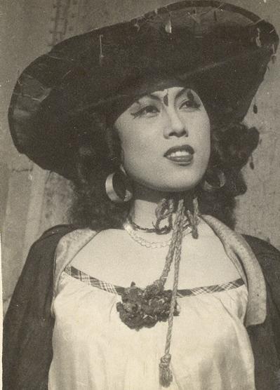 본문 이미지 - 희망가극단의 창립 뮤지컬 '하바네라' 주연을 맡았던 가수 심연옥(1953년)/박성서 대중음악평론가 제공 ⓒ 뉴스1