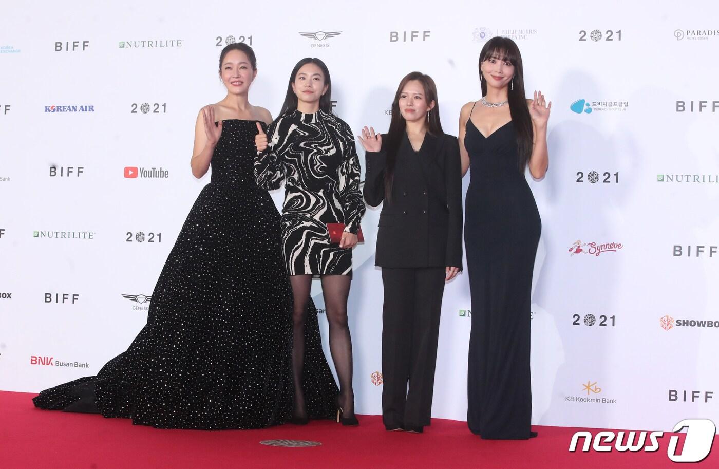 본문 이미지 - 배우 엄지원(왼쪽부터), 이설, 정지소, 오윤아 2021.10.6/뉴스1 ⓒ News1 여주연 기자