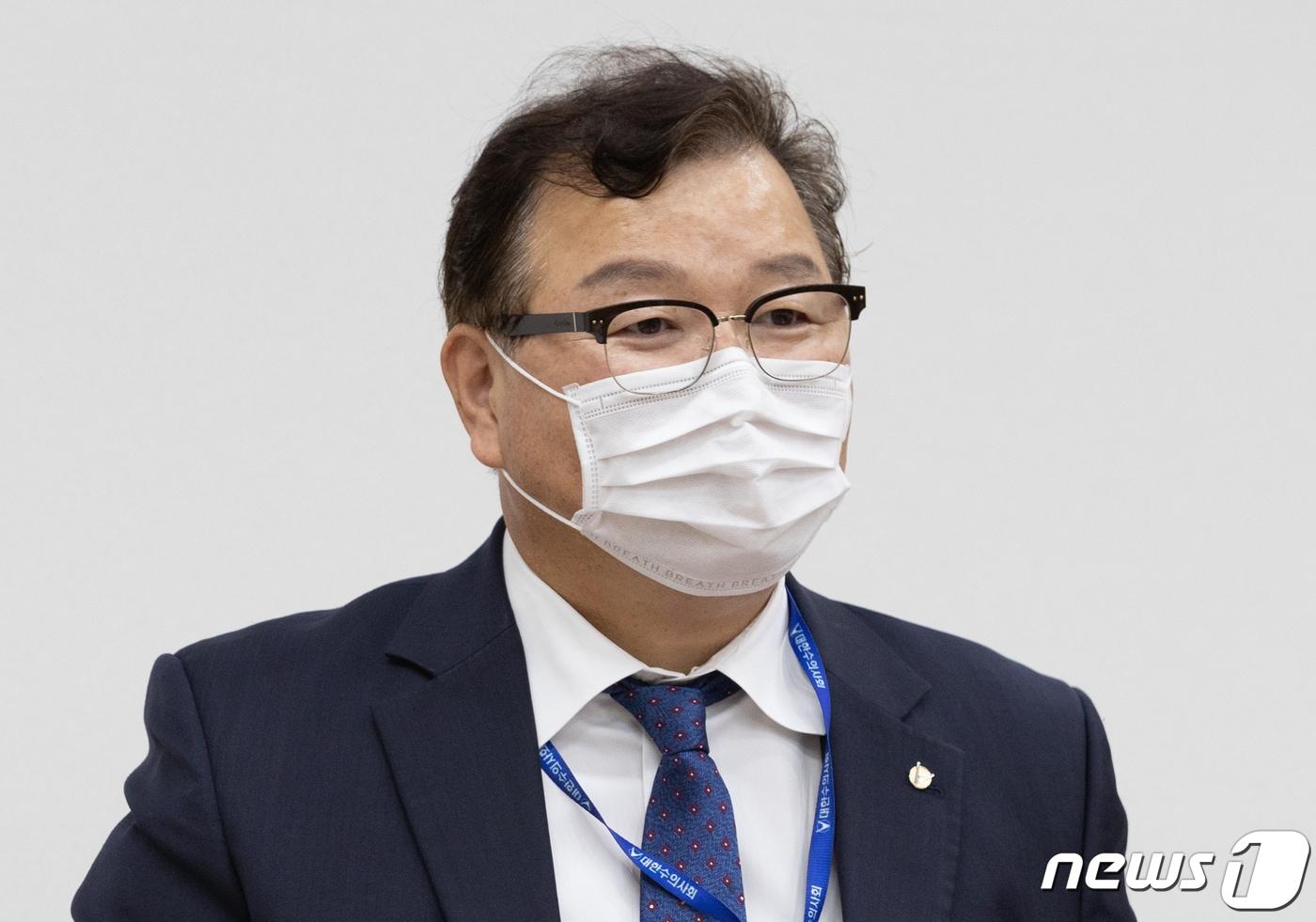 본문 이미지 - 허주형 대한수의사회 회장이 7일 경기도 성남시 분당구 대한수의사회에서 인사말을 하고 있다. 2021.10.7/뉴스1 ⓒ News1 이재명 기자