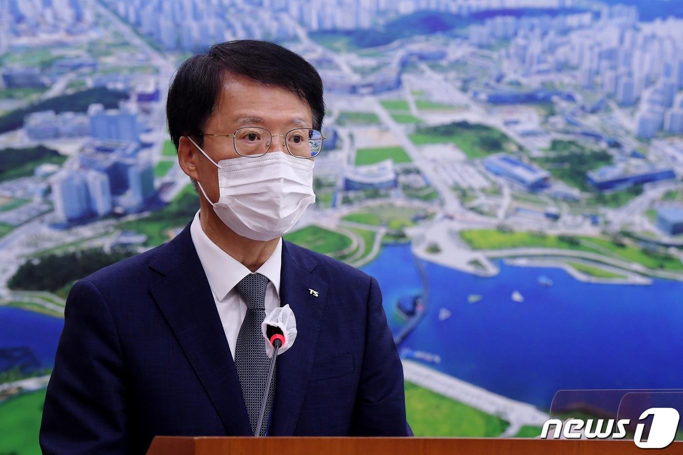 본문 이미지 - 권용복 한국교통안전공단 이사장이 업무보고를 하고 있다. 2021.10.8/뉴스1 ⓒ News1 이동해 기자