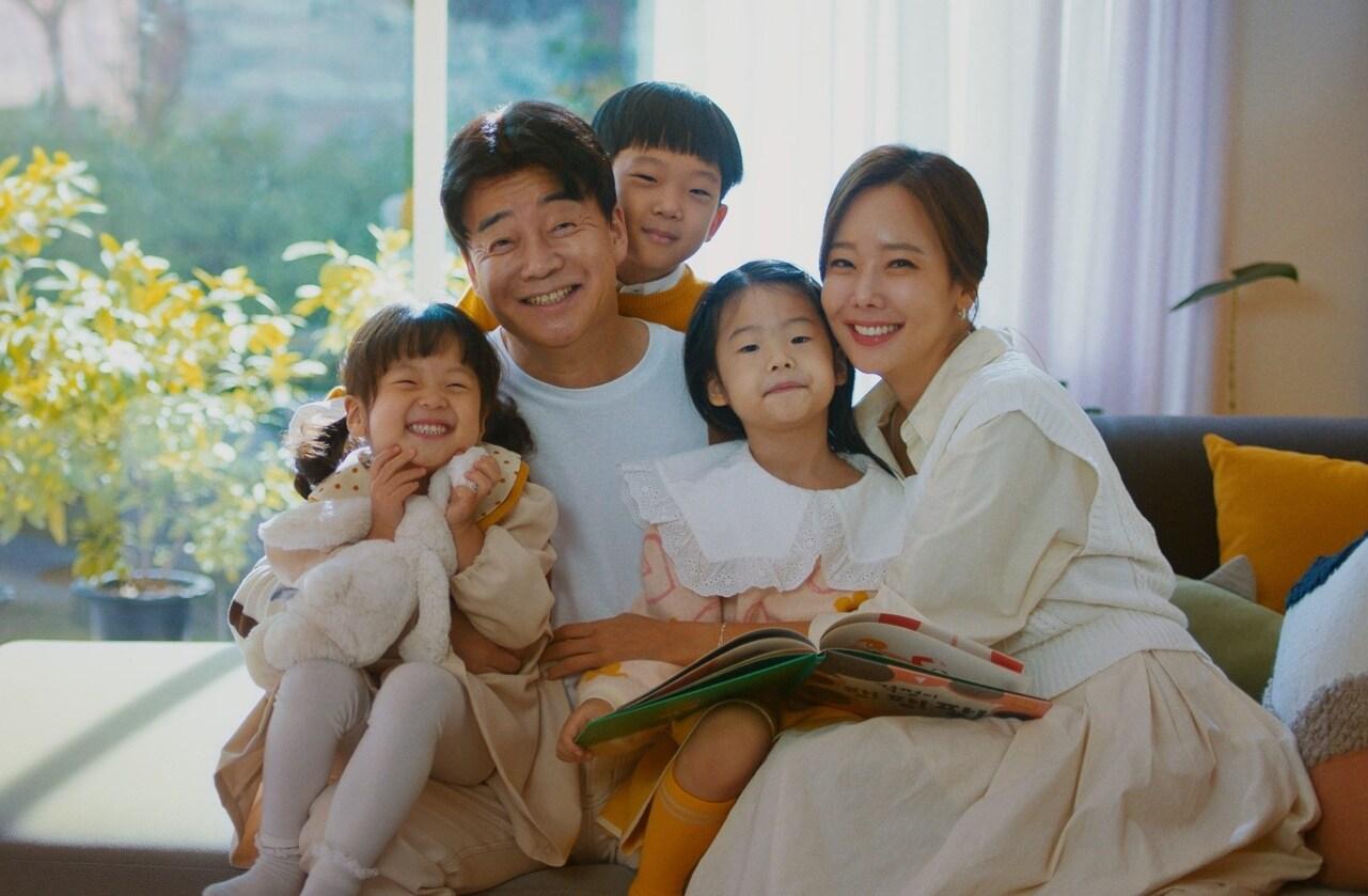 본문 이미지 - 백종원 소유진 가족/ 사진제공=사랑의 열매 ⓒ 뉴스1