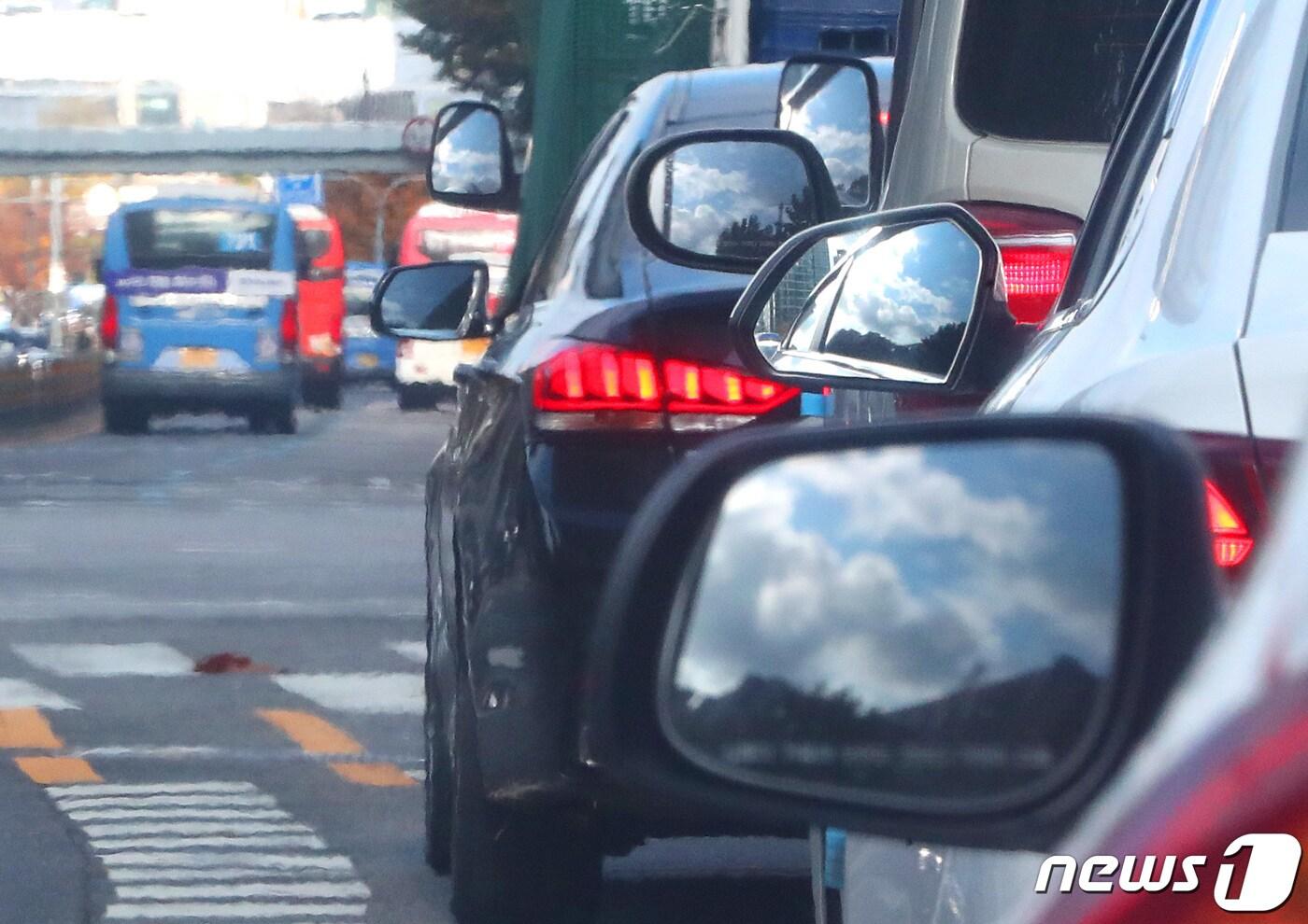 자동차 사이드미러 자료사진(사진은 기사 내용과 무관함) / 뉴스1 ⓒ News1