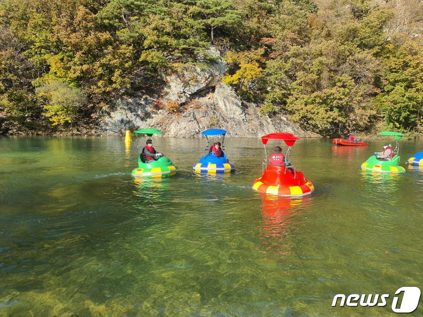 본문 이미지 - 강원 원주 간현관광지 소금산 그랜드밸리 내 범퍼보트장. (원주시 제공.) 2021.11.10/뉴스1