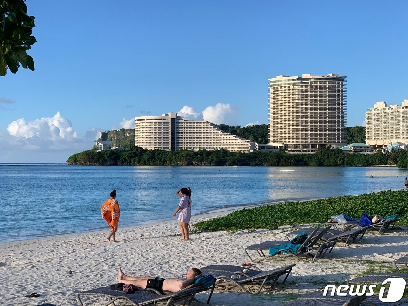 본문 이미지 - 지난 8일 괌 투몬비치 풍경ⓒ 뉴스1  