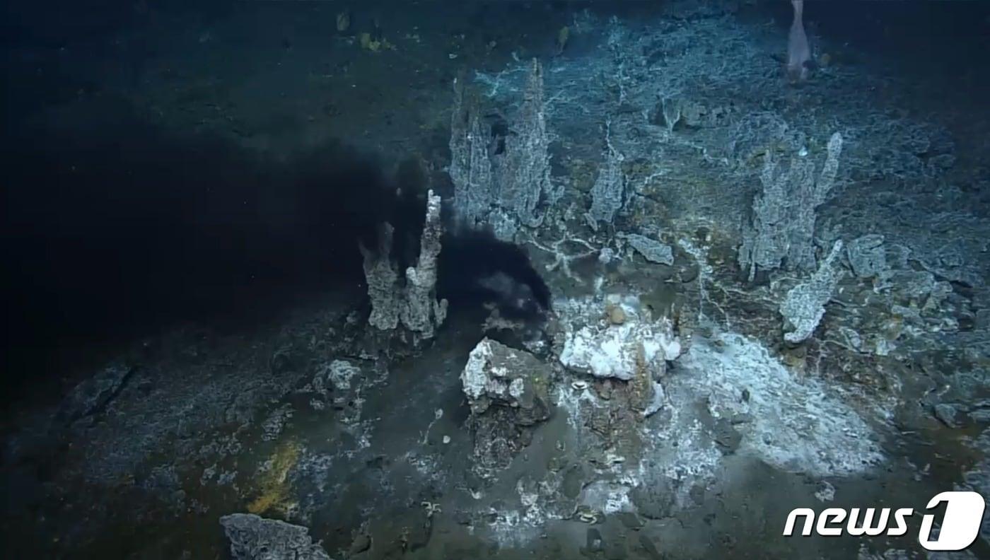 열수분출공 온바다.(한국해양과학기술원 제공)ⓒ 뉴스1