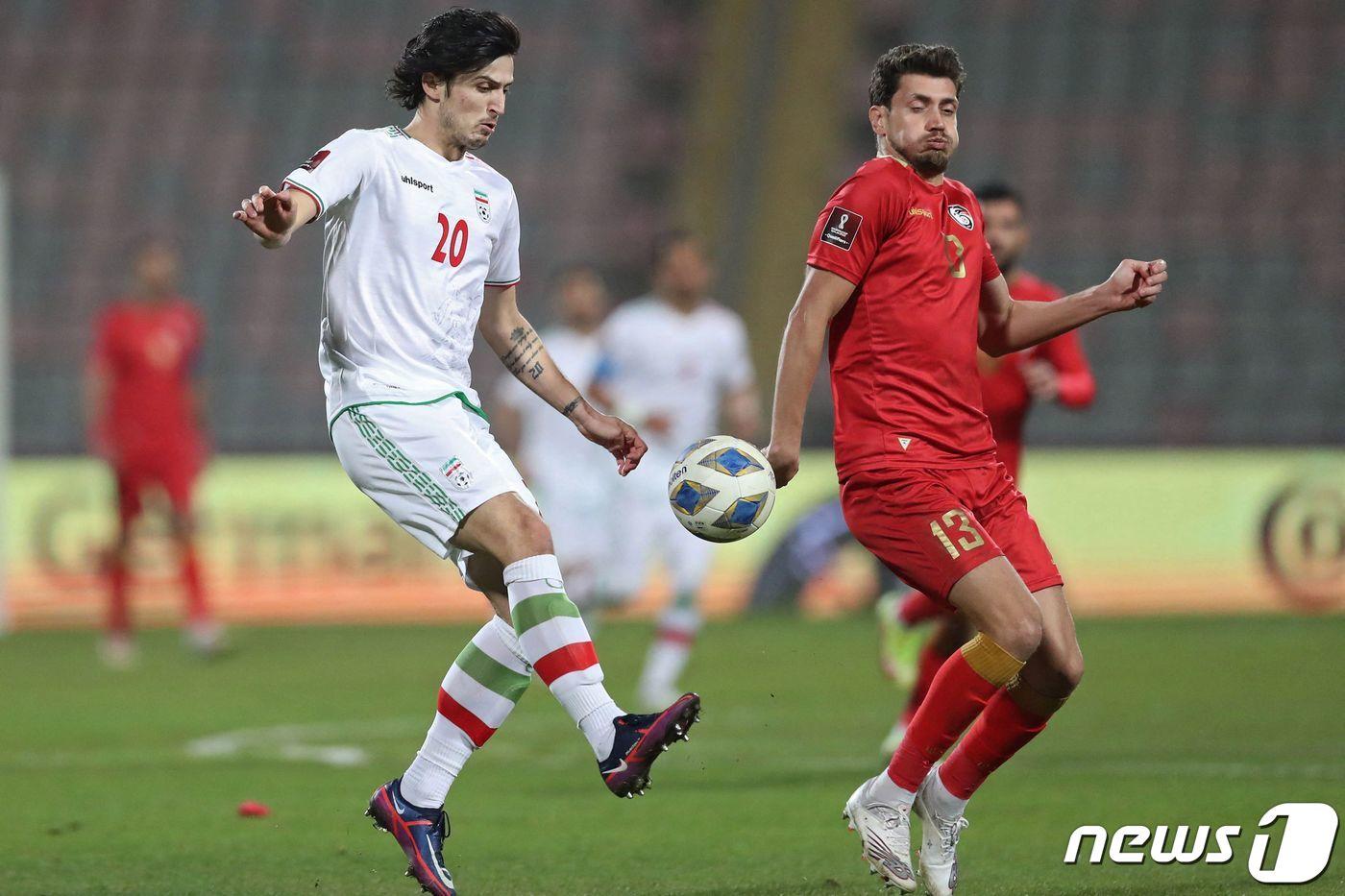 본문 이미지 - 이란 국가대표 공격수 사르다르 아즈문이 독일 레버쿠젠으로 이적했다. ⓒ AFP=뉴스1