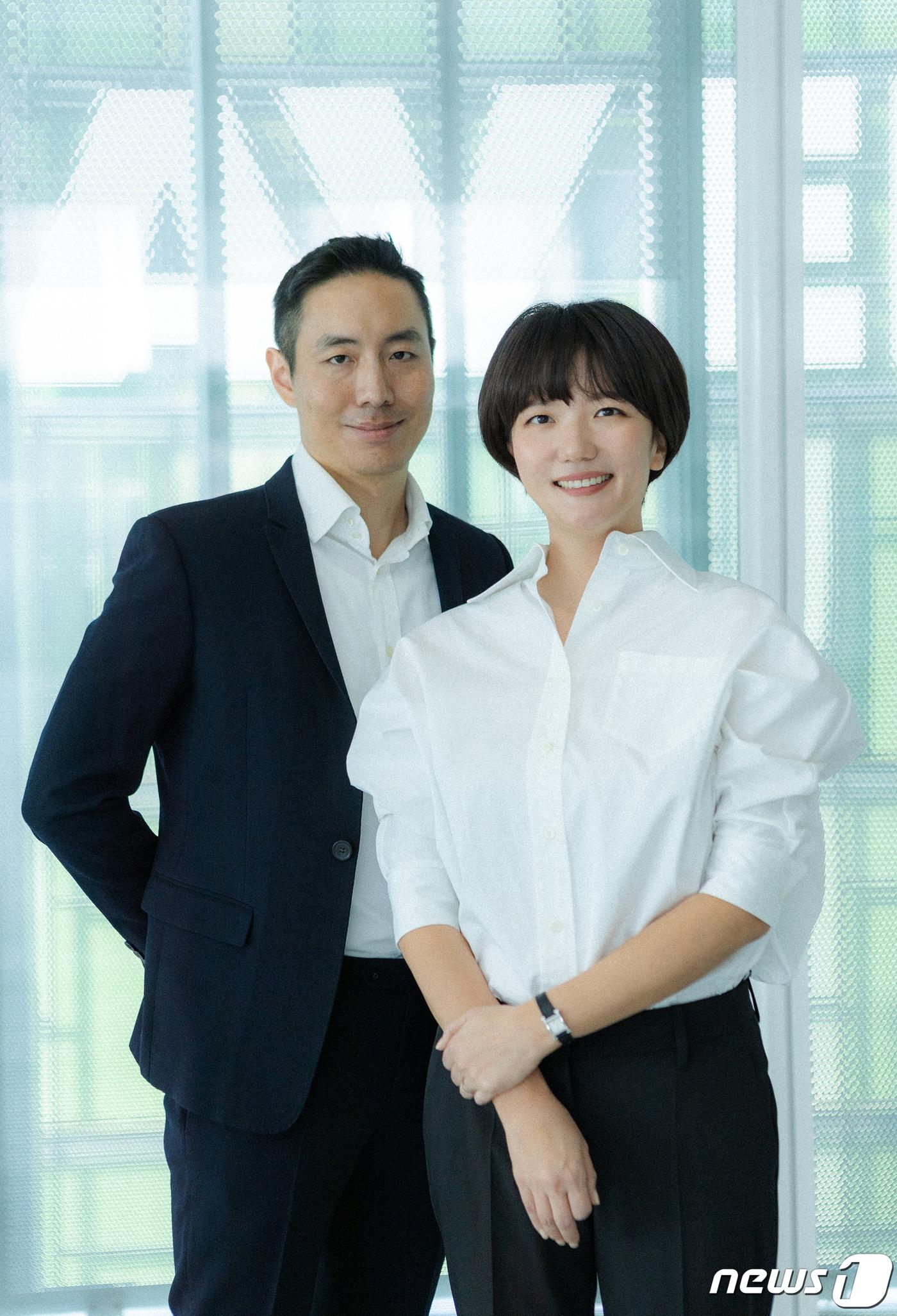 본문 이미지 - (왼쪽부터) 김남선 네이버 최고재무책임자 내정자, 최수연 네이버 최고경영자 내정자 (네이버 제공) ⓒ 뉴스1
