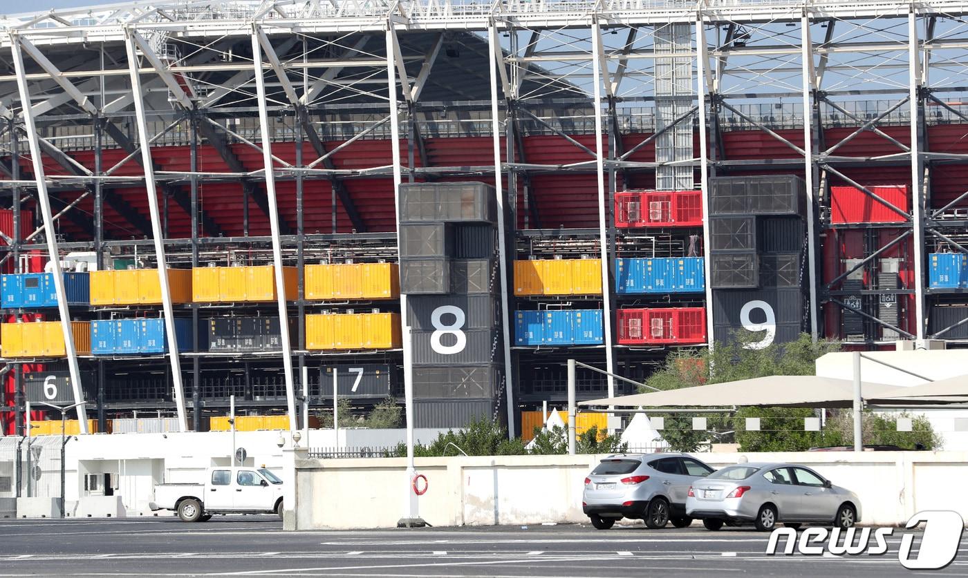 2022 국제축구연맹(FIFA) 카타르 월드컵이 1년 앞으로 다가왔다. 카타르는 내년 11월21일부터 12월18일까지 도하 인근 도시에서 열리는 이번 월드컵 준비에 분주한 모습을 보이고 있다. 2021.11.18/뉴스1 ⓒ News1 이성철 기자