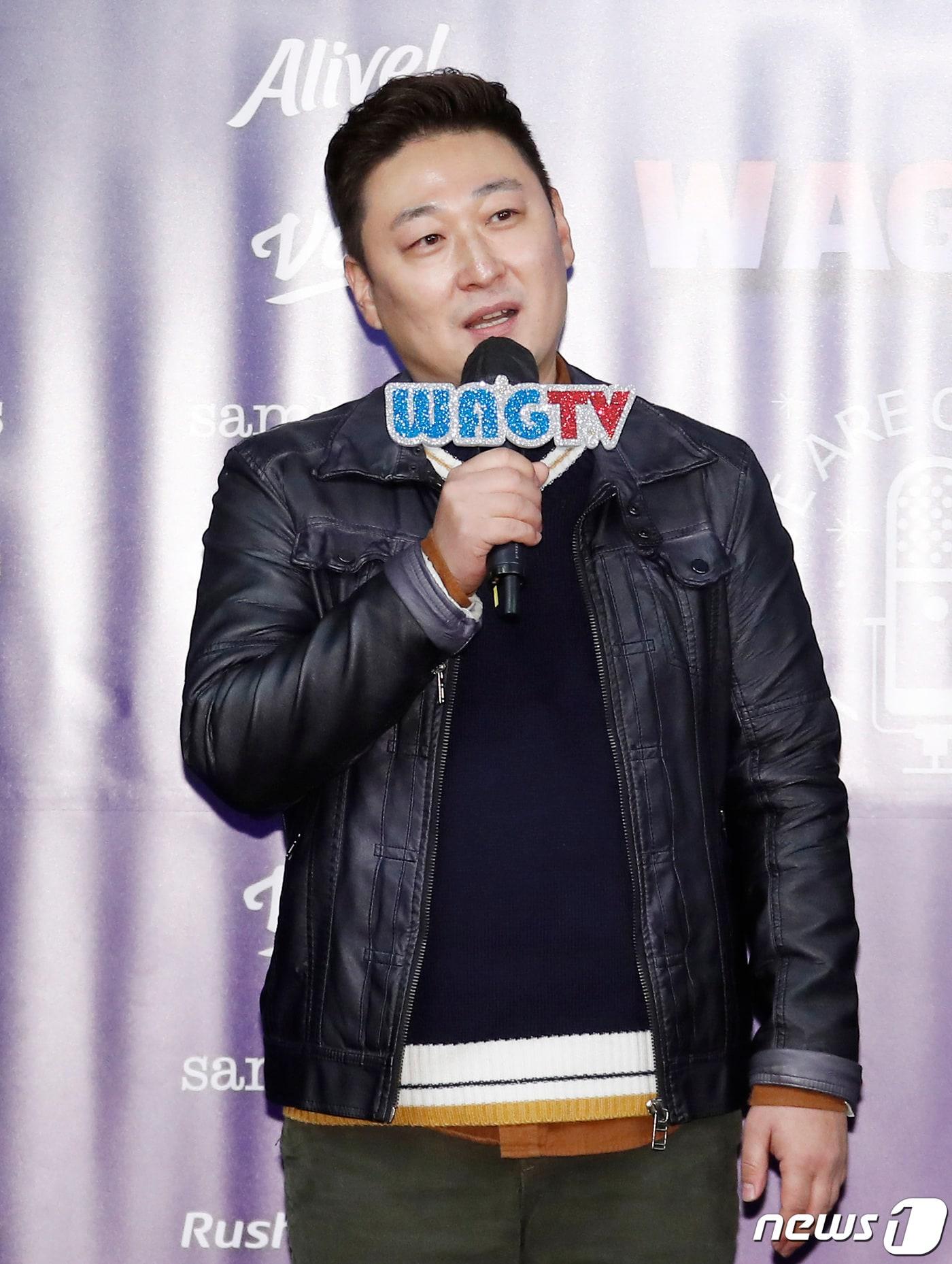 본문 이미지 - 개그맨 노우진이 18일 오후 서울 마포구 윤형빈소극장에서 열린 WAG TV ‘우리는 개그맨이다’ 시즌1 제작발표회에 참석해 인사말을 하고 있다. 2021.11.18/뉴스1 ⓒ News1 권현진 기자