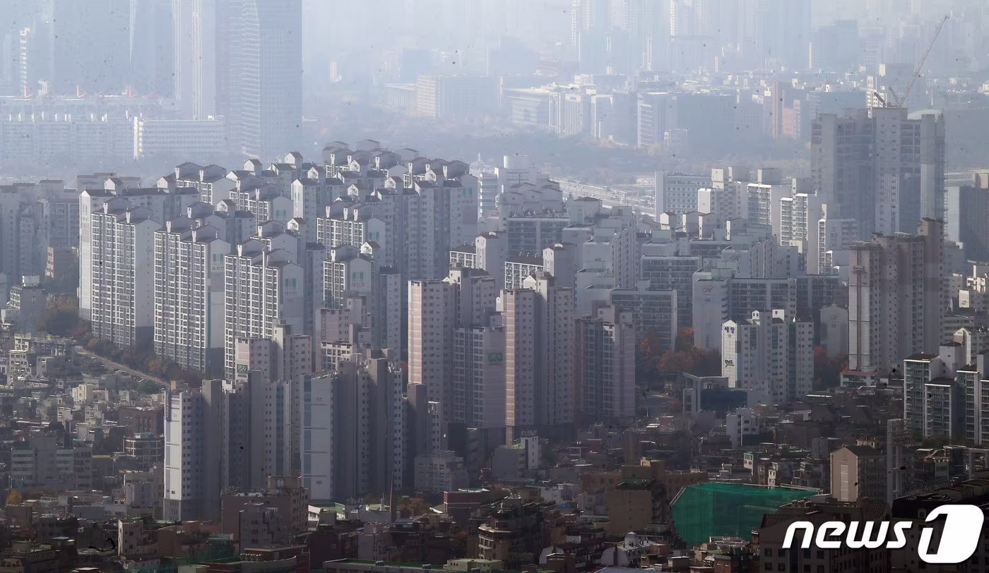서울 중구 남산타워에서 바라본 아파트 단지의 모습. 2021.11.2/뉴스1 ⓒ News1 김진환 기자