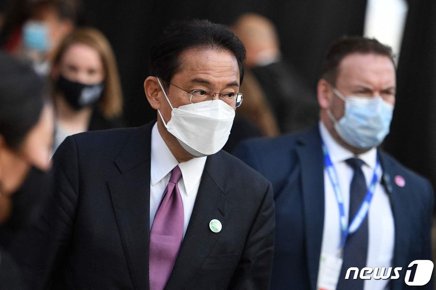 본문 이미지 - 제26차 유엔 기후변화협약 당사국총회(COP26)에 참석하기 위해 영국 글래스고를 방문한 기시다 후미오 일본 총리. ⓒ AFP=뉴스1