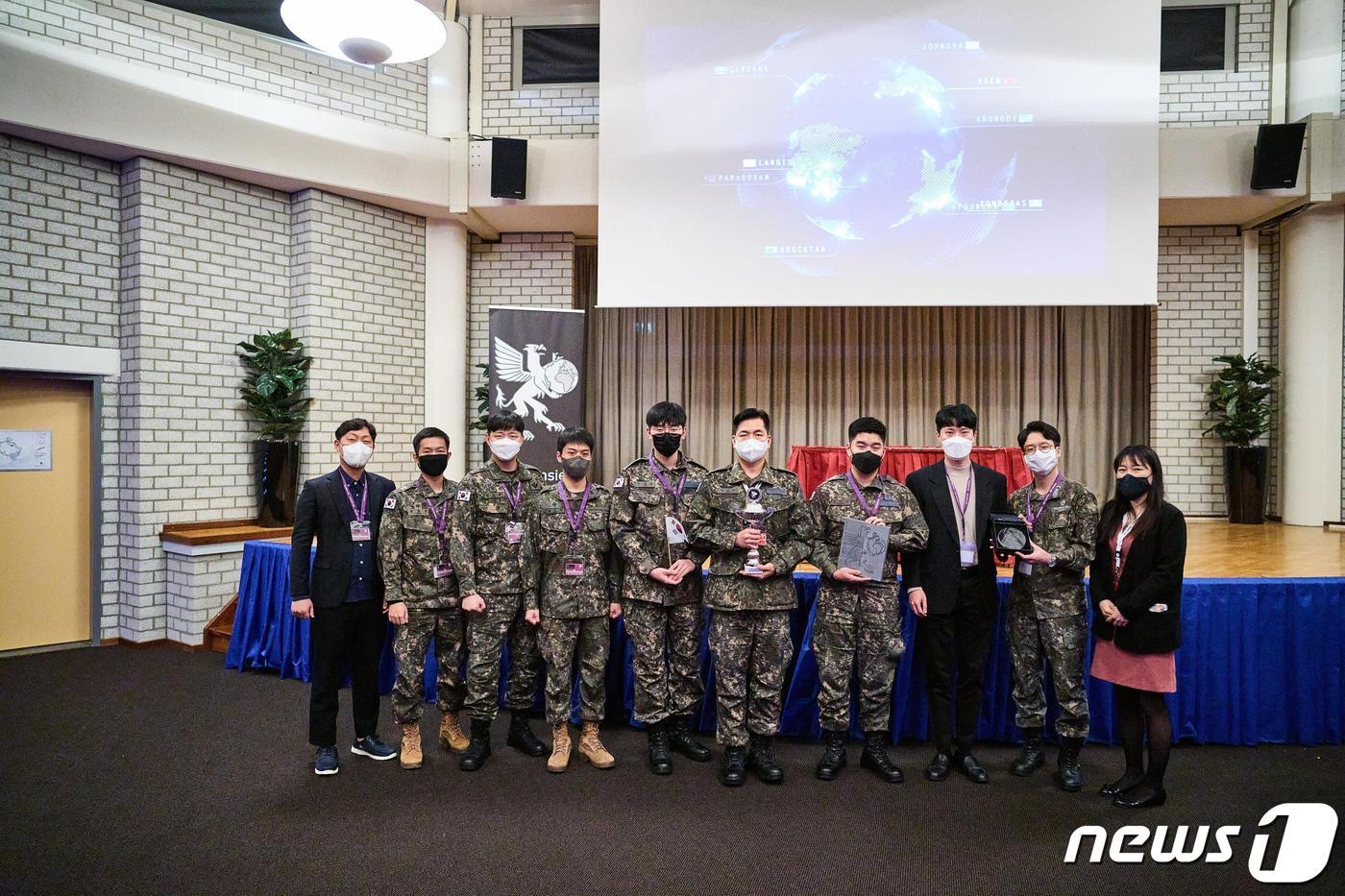 본문 이미지 - 국방부는 네덜란드 사이버사령부가 주최한 국제 사이버 공격·방어 훈련인 '사이버넷 2021'(CYBERNET 2021)에서 준우승을 차지했다고 21일 밝혔다.(국방부 제공)ⓒ 뉴스1