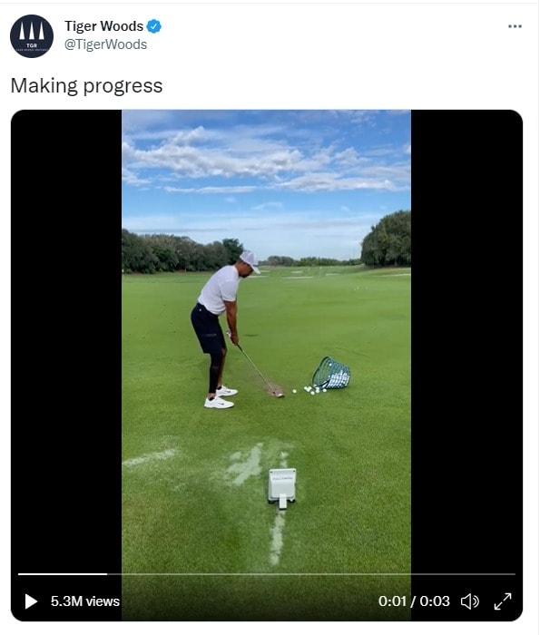 본문 이미지 - 지난 2월 교통사고 후 처음으로 풀스윙하는 타이거 우즈(타이거 우즈 트위터 캡처) ⓒ 뉴스1