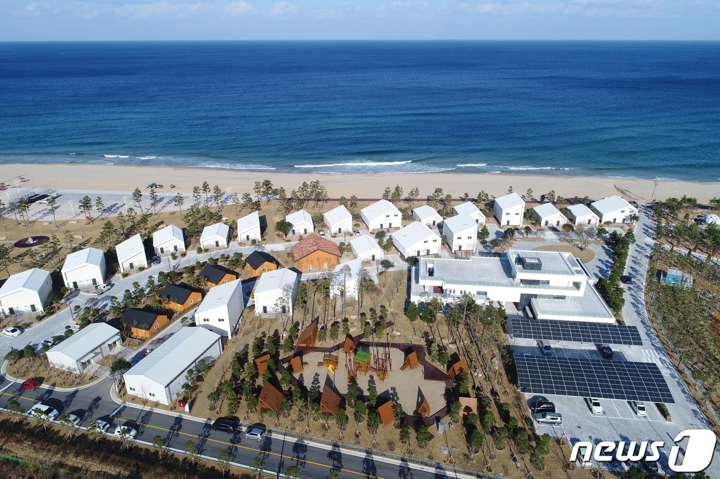 재단장한 동해 망상오토캠핑리조트 전경.(동해시 제공) 2021.11.23/뉴스1