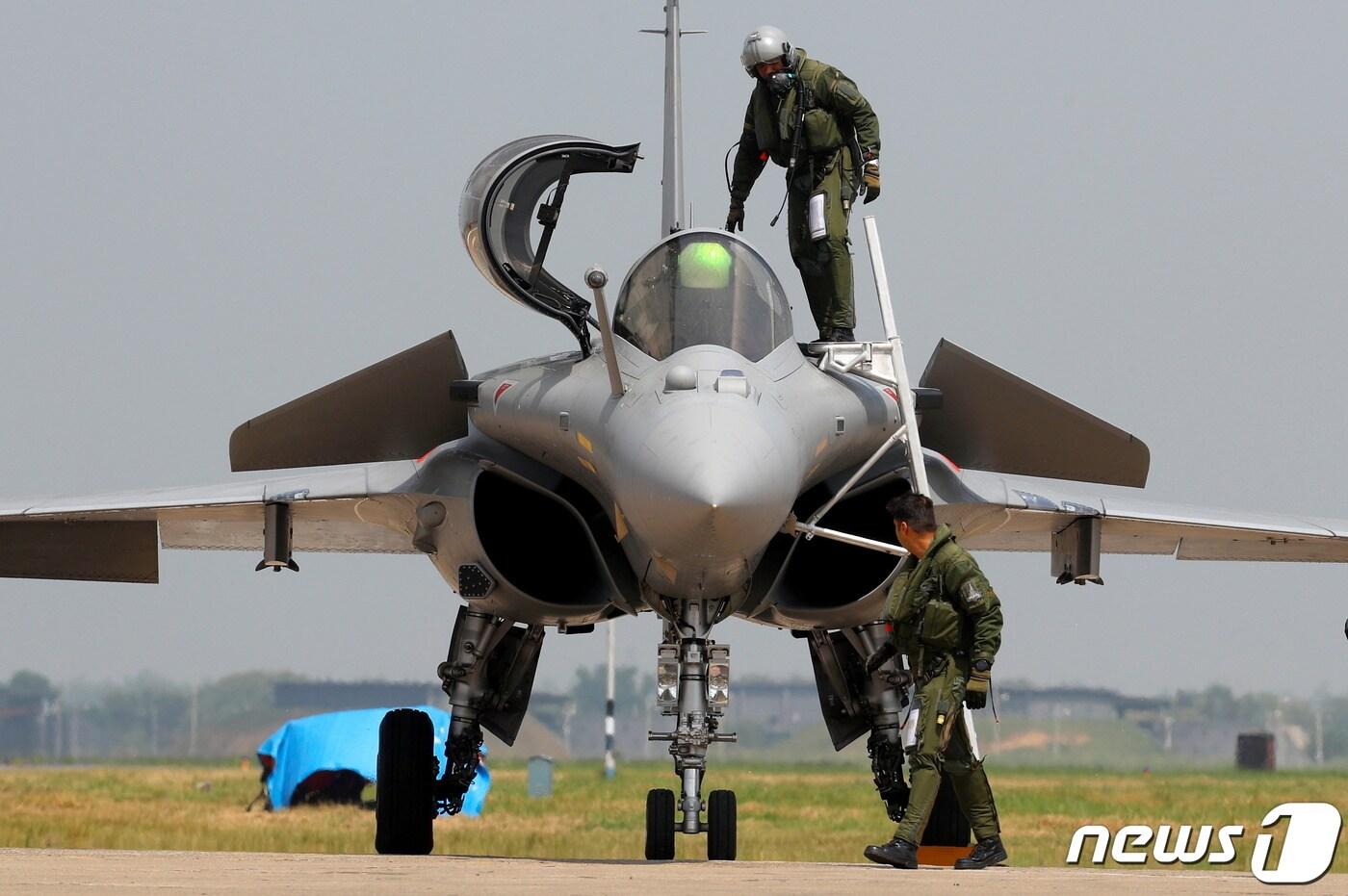 프랑스의 차세대 다목적 '라팔' 전투기. 미라주 전투기의 후속 기종으로 개발됐다. ⓒ 로이터=뉴스1 ⓒ News1 정윤영 기자