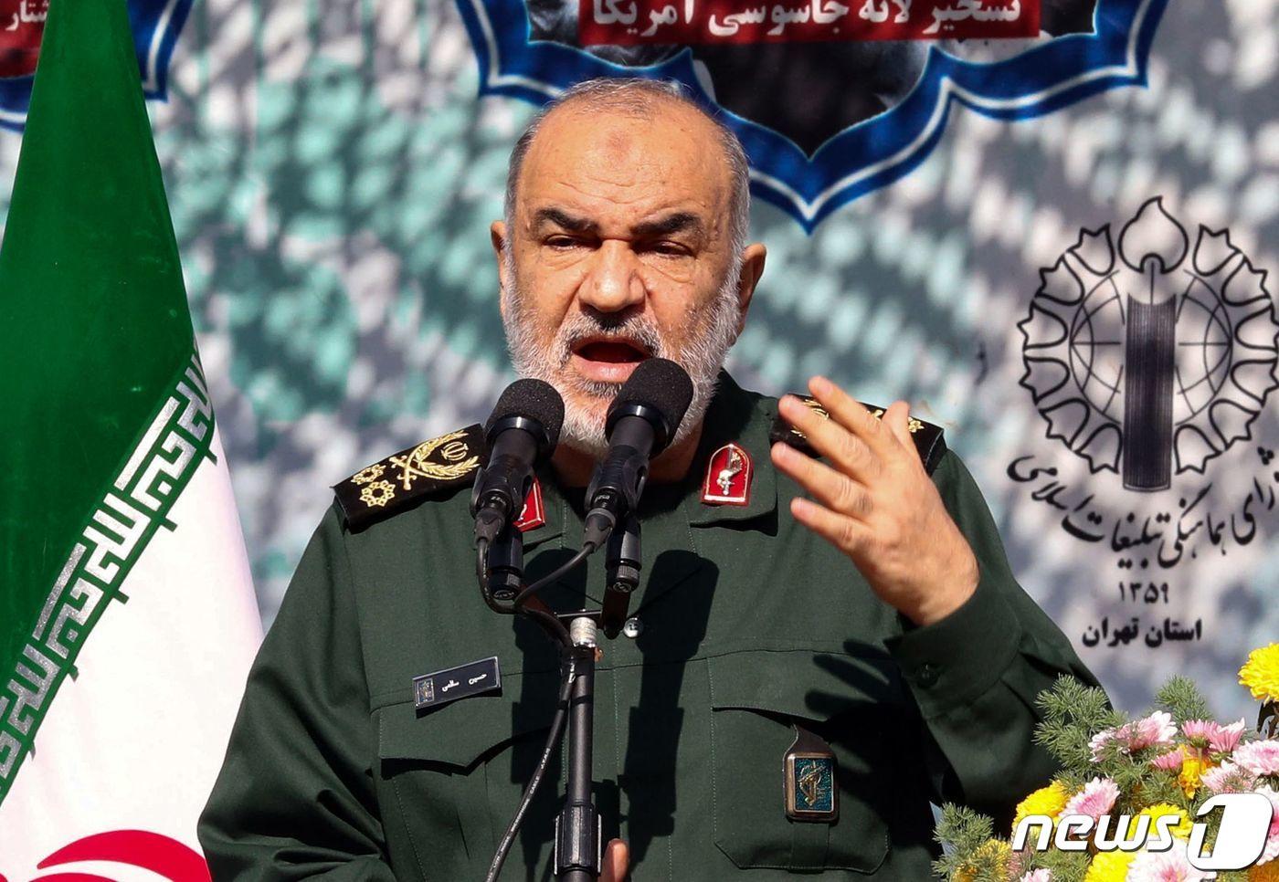 호세인 살라미 이란 혁명수비대 총사령관이 4일(현지시간) 이란의 미국 대사관 점거 42주년 기념일을 맞아 테헤란의 옛 미국 대사관 앞에서 열린 집회에서 연설을 하고 있다. ⓒ AFP=뉴스1 ⓒ News1 우동명 기자