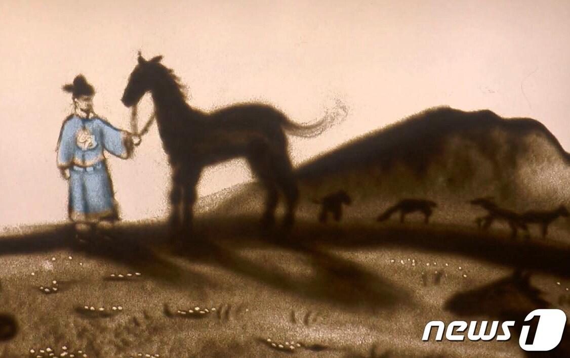 본문 이미지 - 조선시대 헌마공신 김만일(1550~1632)을 그린 샌드 아트.(헌마공신 김만일 기념관 '김만일의 생애' 영상 갈무리)ⓒ 뉴스1