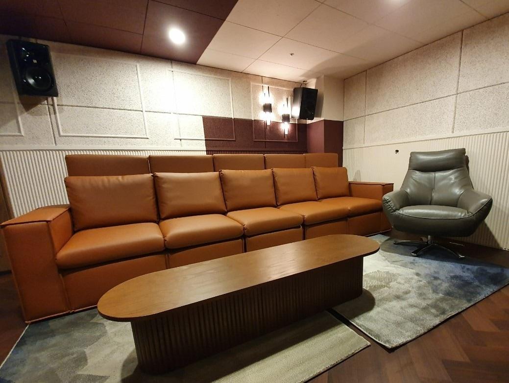 본문 이미지 - 롯데시네마는 이달 15일 월드타워관 씨네패밀리(cineFamily)를 리뉴얼 오픈한다고 14일 밝혔다.(롯데시네마 제공)ⓒ 뉴스1