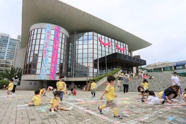본문 이미지 - 전북 군산시가 지역거점별 소통협력공간 조성 및 운영지원사업에 선정됐다.ⓒ 뉴스1