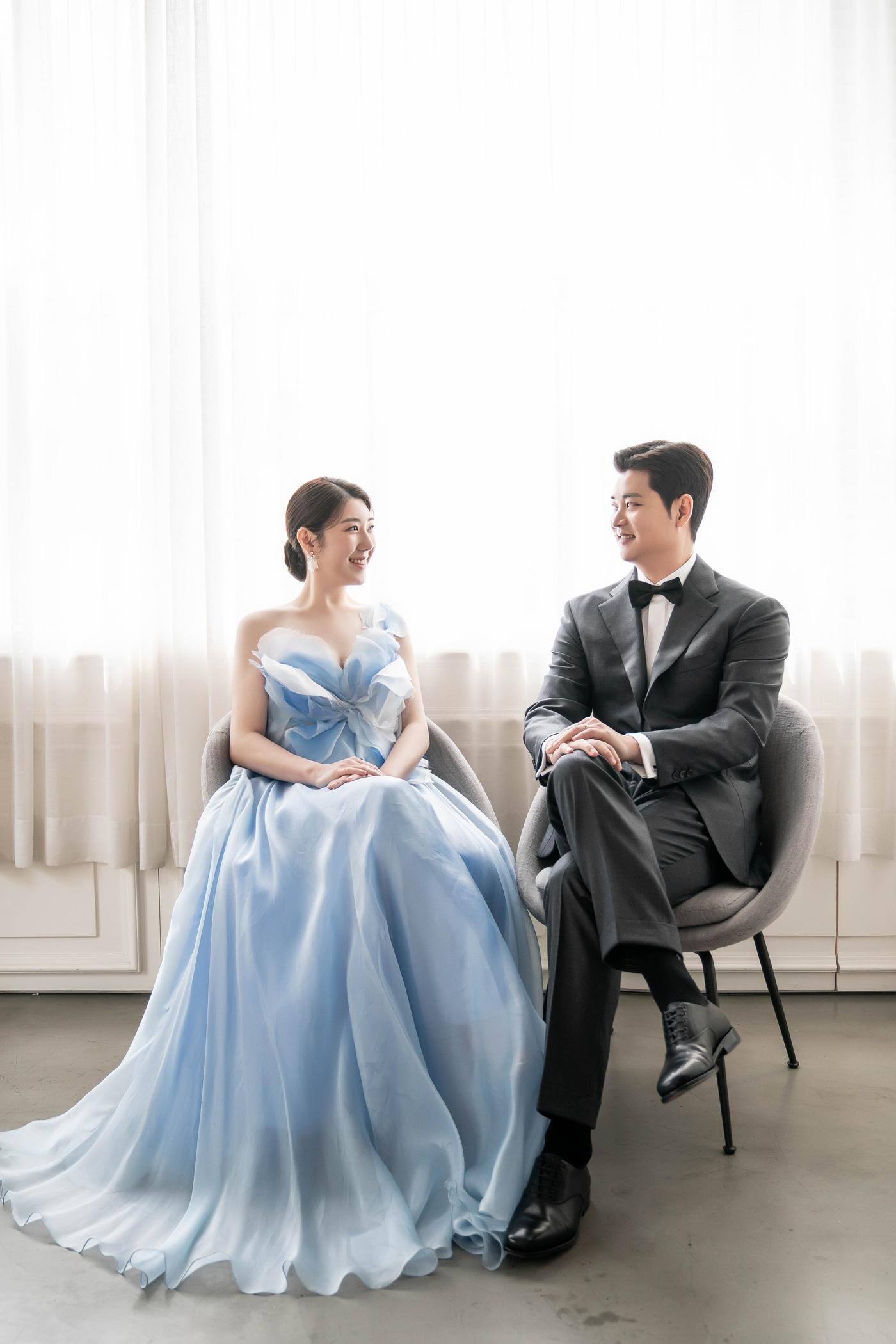 본문 이미지 - NC 다이노스 투수 임정호가 18일 신부 한경주씨와 백년가약을 맺는다.(NC 다이노스 제공) ⓒ 뉴스1