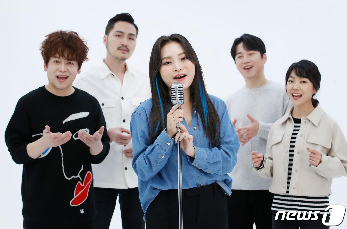 본문 이미지 - 아카펠라 그룹 메이트리(MAYTREE) 정상인(왼쪽부터), 김원종, 임수연, 권영훈, 강수경/뉴스1 ⓒ News1 권현진 기자