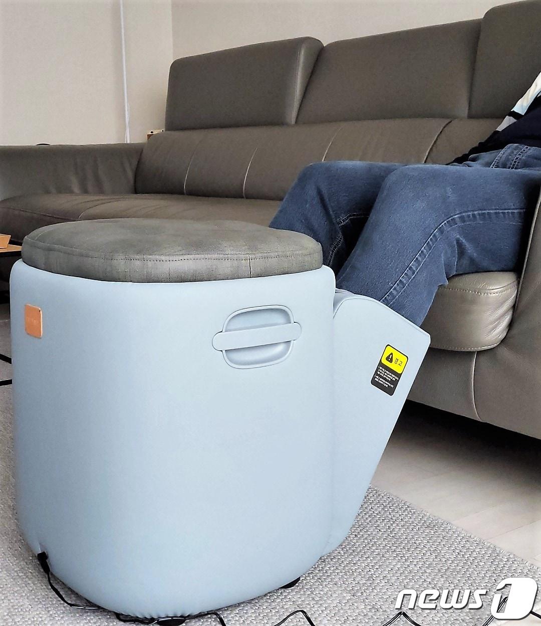 본문 이미지 - 코지마 스툴형 발마사지기 컴피스툴 ⓒ 뉴스1 