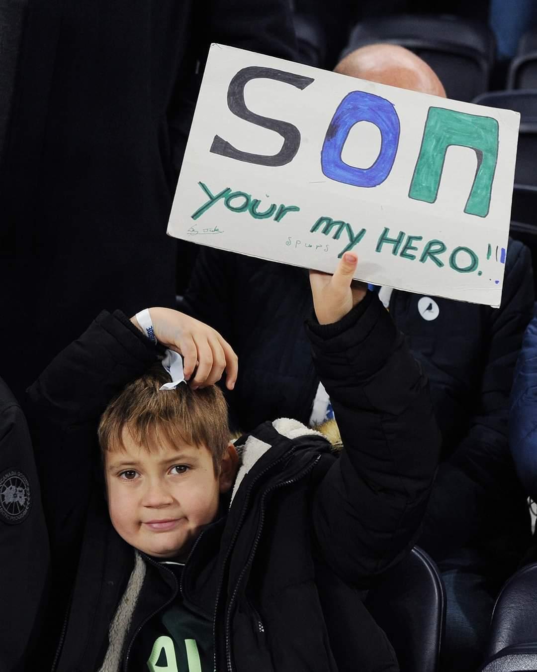 본문 이미지 - 손흥민이 팬들이 뽑은 올해의 선수 1위에 뽑혔다.(토트넘 SNS 캡처)ⓒ 뉴스1